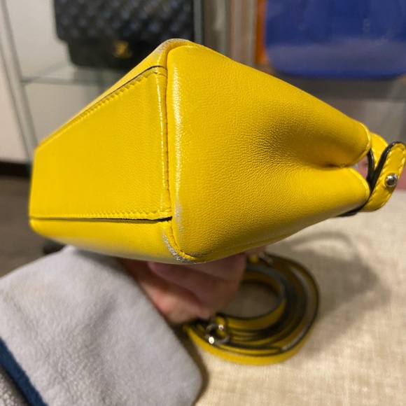 Micro peek a boo - Picture 10 of 13